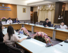 ประชุมเตรียมความพร้อมภาษาอังกฤษเพื่อการทดสอบมาตรฐาน