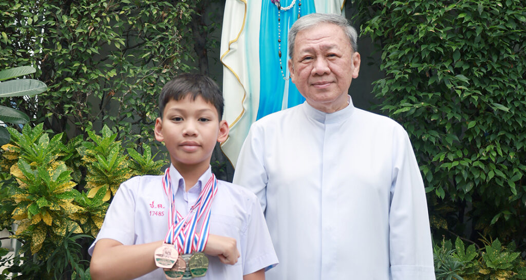 เหรียญทองว่ายน้ำ