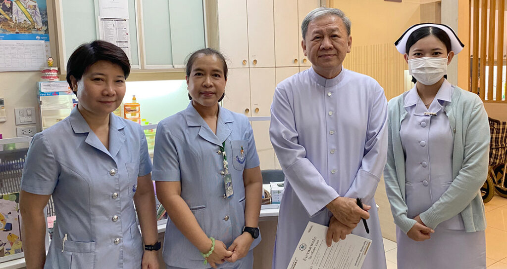 ศูนย์บริการสาธารณสุข 2 วัดมักกะสัน ตรวจติดตามพร้อมให้ข้อมูลด้านสาธารณสุขแก่คุณครูและพยาบาลโรงเรียนเซนต์ดอมินิก