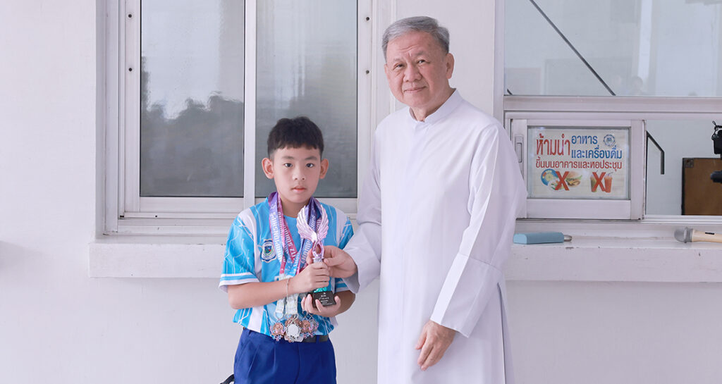เหรียญเงินว่ายน้ำ