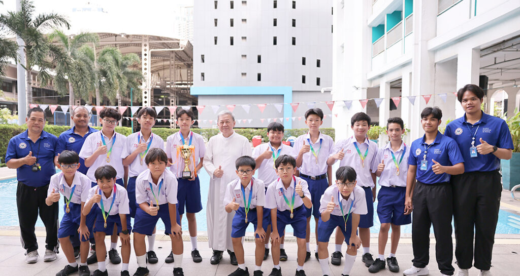 รองชนะเลิศ ฟุตบอล 7 คน รุ่น 13 ปี