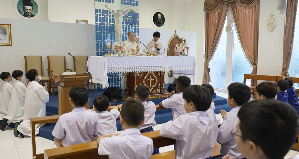 พิธีบูชาขอบพระคุณวันศุกร์ต้นเดือน
