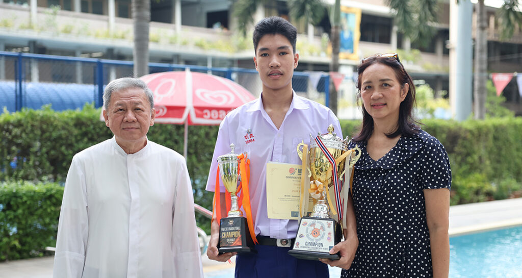 แชมป์บาสเกตบอลรุ่น 16 ปี