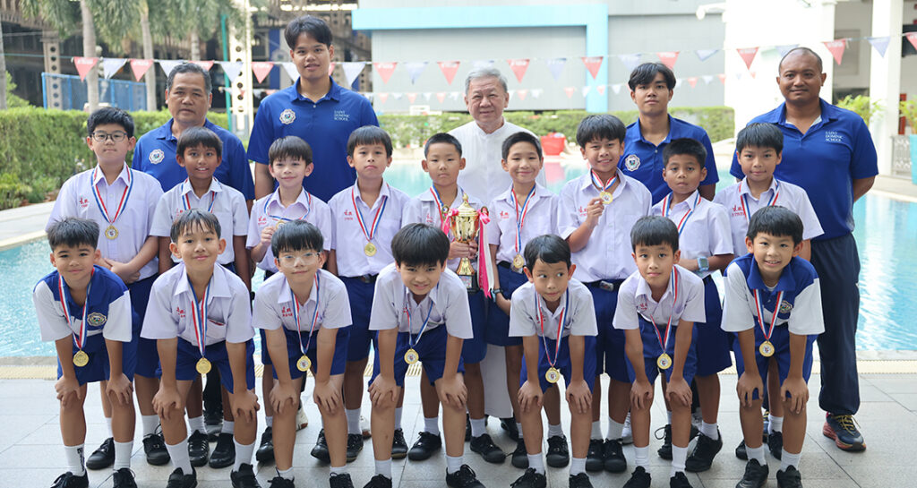 รองชนะเลิศอันดับ 1 ฟุตบอล 7 คน รุ่น 10 ปี