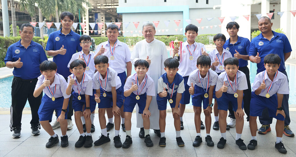 รองชนะเลิศอันดับ 2 ฟุตบอล 7 คน รุ่น 12 ปี