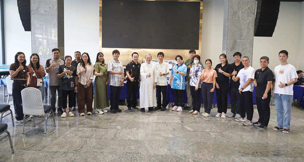 คุณครูและพนักงานโรงเรียนเซนต์ดอมินิกรับบริการตรวจสุขภาพตามโครงการ สปสช. โดยโรงพยาบาล เอส วาย เอช
