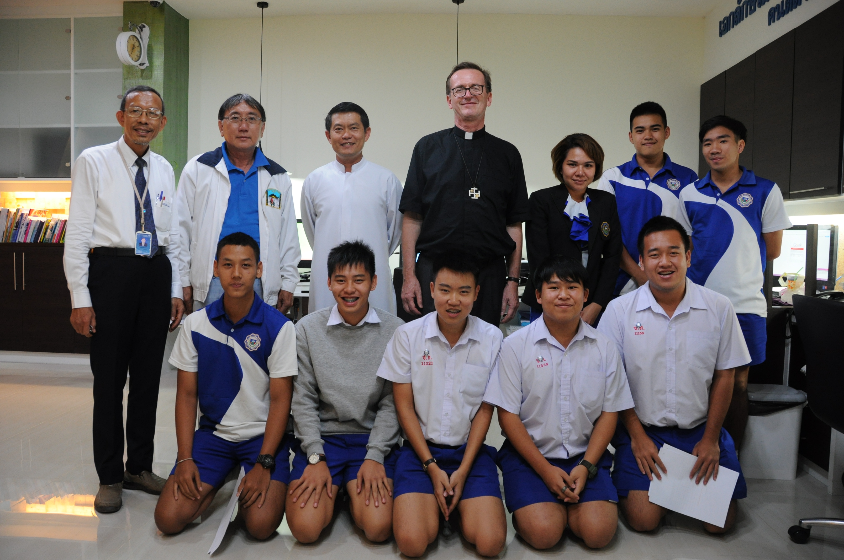 คุณพ่อมาเยี่ยมชมโรงเรียน